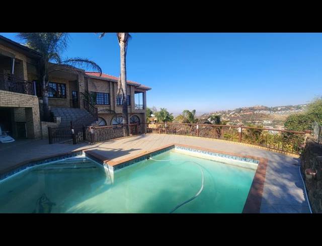 6 BEDROOM HOUSE FOR SALE IN BASSONIA